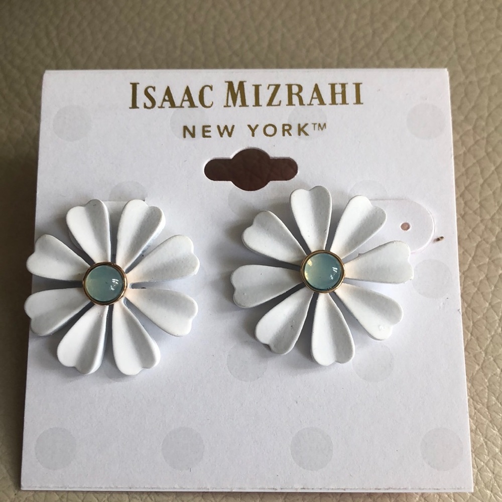 Isaac Mizrahi Daisy pierced earrings. New and so cute.
